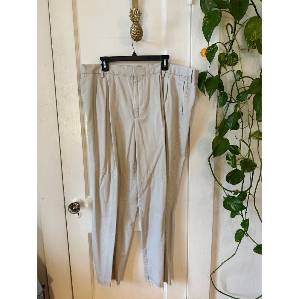 Dockers classic fit men’s size 44X 32 pants